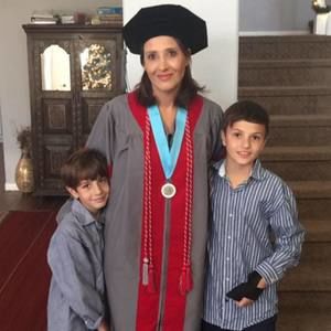 Meet your Posher, Mona